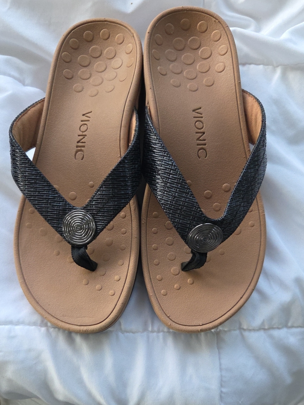 Vionic Black Textured Thong Sandals with Tan Footbed